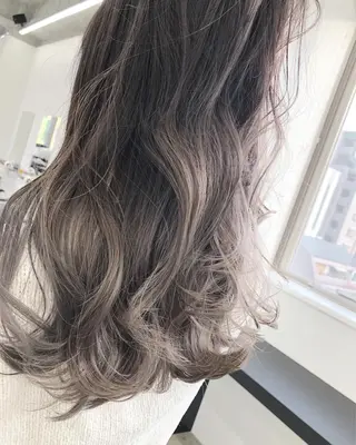 セミロング カラー ブリーチ 透明感HIDEのヘアスタイル