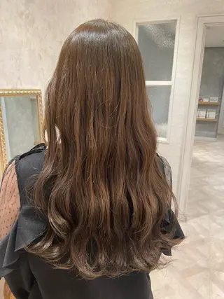 ロング カラー 透明感カラー 🩶🩵🩷AIRIのヘアスタイル