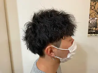 ショート パーマ メンズ 西宮ハイトーンカラー ひらり💜のヘアスタイル