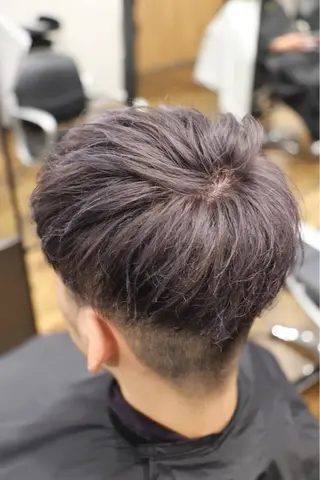 ショート 派手髪支持率No1 Eisukeのヘアスタイル