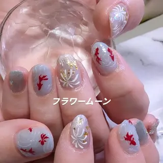 ネイル フラワー ムーンのネイルデザイン
