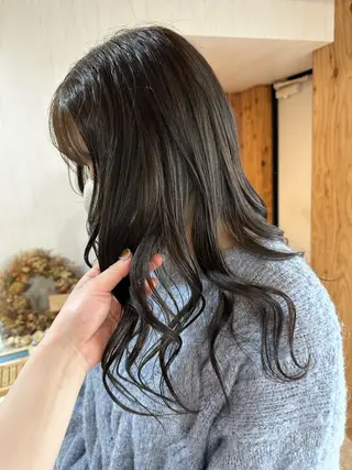 ロング カラー 伊藤 友香のヘアスタイル