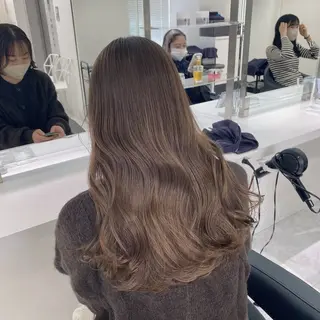 ミディアム カラー ヘアアレンジ 🫧モテる💗ダメー ジレスハイトーン🫧のヘアスタイル