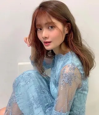 セミロング カラー サワタ ミサのヘアスタイル