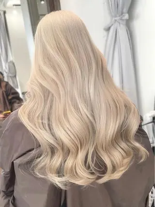 ロング カラー ヘアアレンジ 🎀ハイトーン・艶 カラー HANA🎀のヘアスタイル