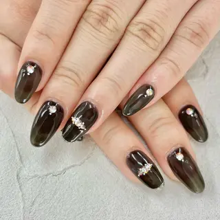 ネイル One’Ness Nana🤍のネイルデザイン