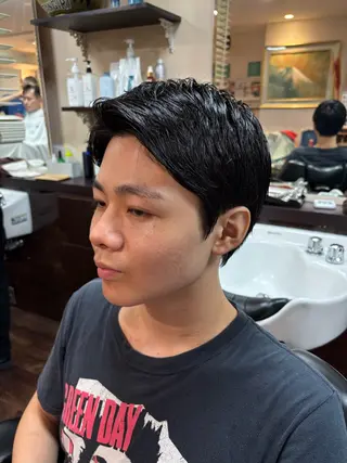 ショート 吉田 秀斗のヘアスタイル