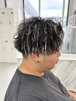 カラー パーマ メンズ KanedaRio パーマ/フェードのヘアスタイル