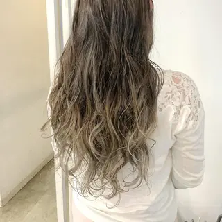 ロング カラー 榎園 由美のヘアスタイル