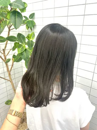 ミディアム 石津 優菜のヘアスタイル