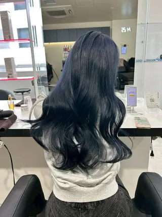 カラー 夏の韓国風透明感 🇰🇷THREEのヘアスタイル