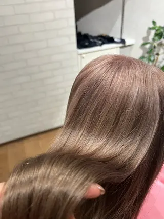 ロング カラー イリオモテ レナのヘアスタイル