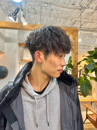 ショート パーマ メンズ カネコ ナナミのヘアスタイル