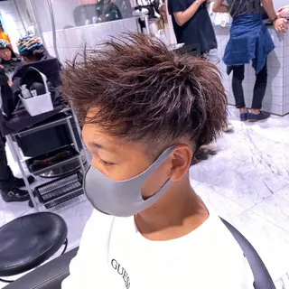 ショート メンズ センターパート/毛 流れ/パーマ特化のヘアスタイル