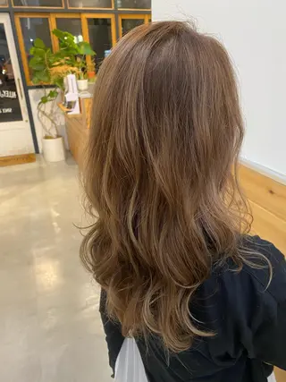 ロング カラー 草野 奈扇のヘアスタイル