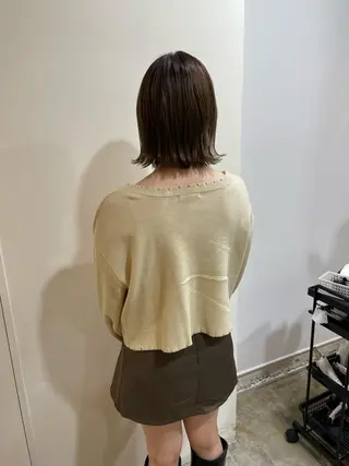 ミディアム カラー MIOベージュカラー 柔らかいカラーのヘアスタイル