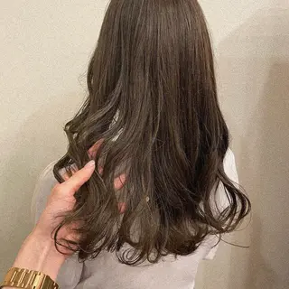カラー 依咲 isakiのヘアスタイル
