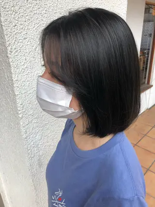 カラー kana .オリーブ /ナチュラルヘアのヘアスタイル