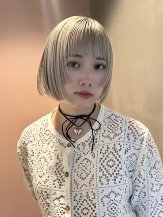 ショート カラー ヘアアレンジ 艶カラー/ハイトーン /レイヤーカットのヘアスタイル