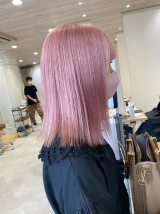 セミロング カラー ブロンド/ミックス カラー三毛猫Kaiのヘアスタイル