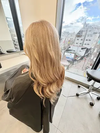 ロング カラー 天野 利咲のヘアスタイル