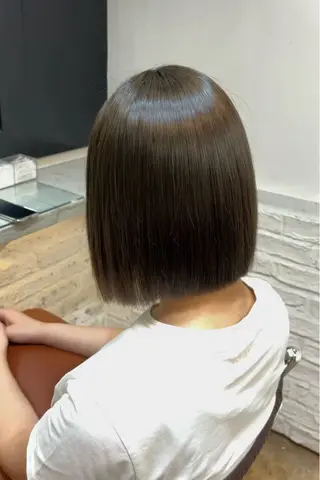 ショート カラー 柳井 遥伽のヘアスタイル
