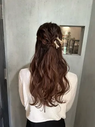 ロング 西村 真実子のヘアスタイル