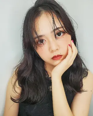 セミロング カラー 仁科 美乃里のヘアスタイル