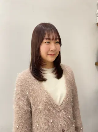 セミロング 関 桃萌果のヘアスタイル