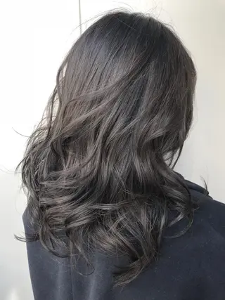 セミロング カラー 【透明感、艶髪】西村 有司のヘアスタイル
