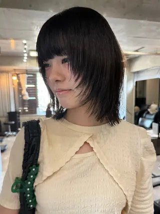 ミディアム レイヤーカット\ウル フ　chinatsuのヘアスタイル