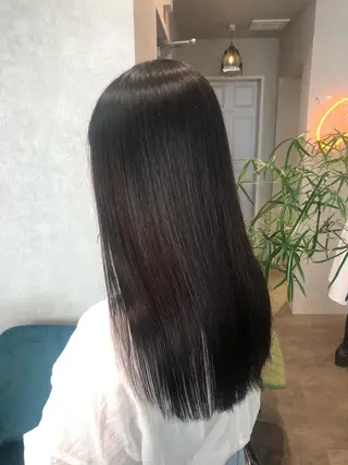 ロング ナチュラル透明感🌱 小山美樹子のヘアスタイル