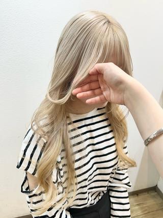 ロング カラー Maya🦋 ハイトーン特化のヘアスタイル