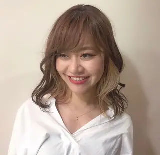 ミディアム カラー 渡辺 リオのヘアスタイル