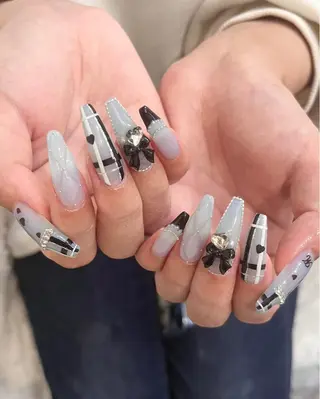 ネイル Nail salon Rhonaのネイルデザイン