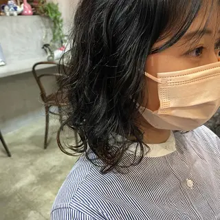 ミディアム パーマ 谷澤 朋佳のヘアスタイル