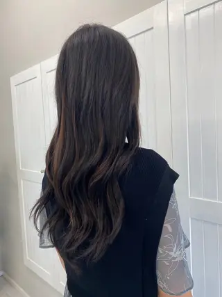 ロング 三浦 美鈴のヘアスタイル
