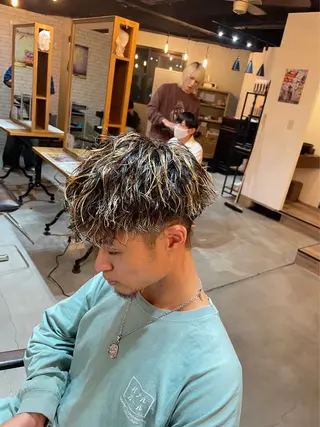 ショート カラー パーマ メンズ ツイスパ特化 石川 歳也のヘアスタイル