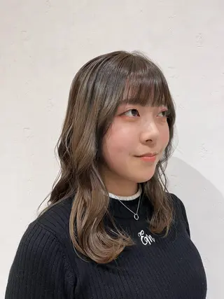 ミディアム 北島 遥香🫧インナ ー /ベージュカラーのヘアスタイル