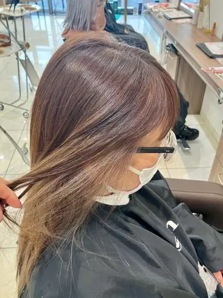 カラー ☂️Ash 新杉田☂️山本のヘアスタイル