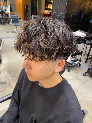 パーマ メンズ 透明感カラー🌿 グレージュ🐺陽介のヘアスタイル