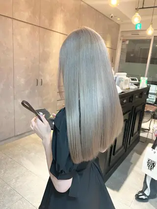 ロング カラー 🫧艶ダブルカラー ブリーチ🫧トモヤのヘアスタイル