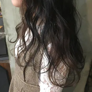 ロング カラー パーマ ヘアアレンジ 川上 智汐のヘアスタイル
