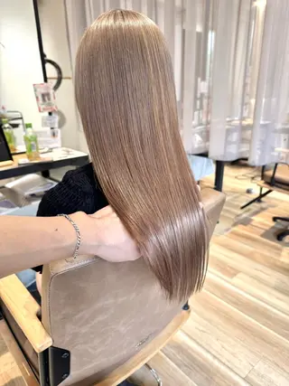 セミロング カラー ツチイ リョウタのヘアスタイル