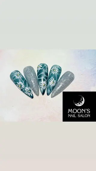 ネイル shoko🌙 Moonsのネイルデザイン