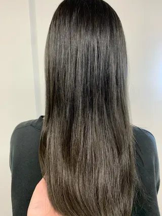 ロング カラー 中村 靖彬のヘアスタイル