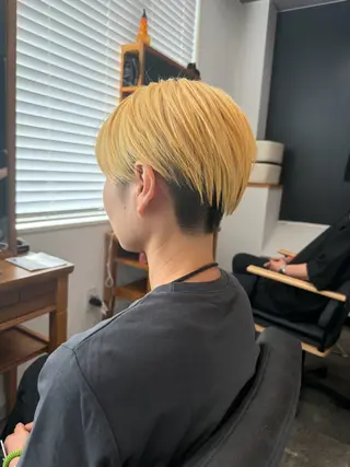 ショート カラー Meteor 店長 祝田涼太のヘアスタイル