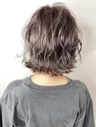カラー 堤 麻衣子のヘアスタイル