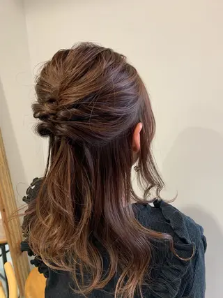 ミディアム ヘアアレンジ 名駅🦢大人艶カラー 🪽カミヤアカネのヘアスタイル