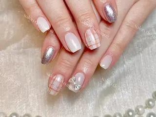 ネイル 🦋 Queenieのネイルデザイン